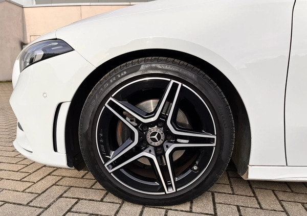 Mercedes-Benz Klasa A cena 105900 przebieg: 61100, rok produkcji 2019 z Zgorzelec małe 154